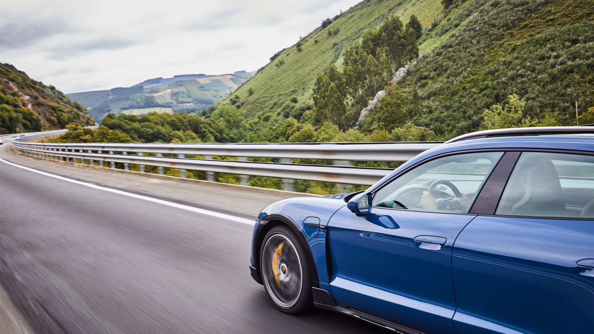 Porsche Taycan, ruta Madrid-Vigo / La Coru&ntilde;a-Madrid, 2021, Porsche Ib&eacute;rica