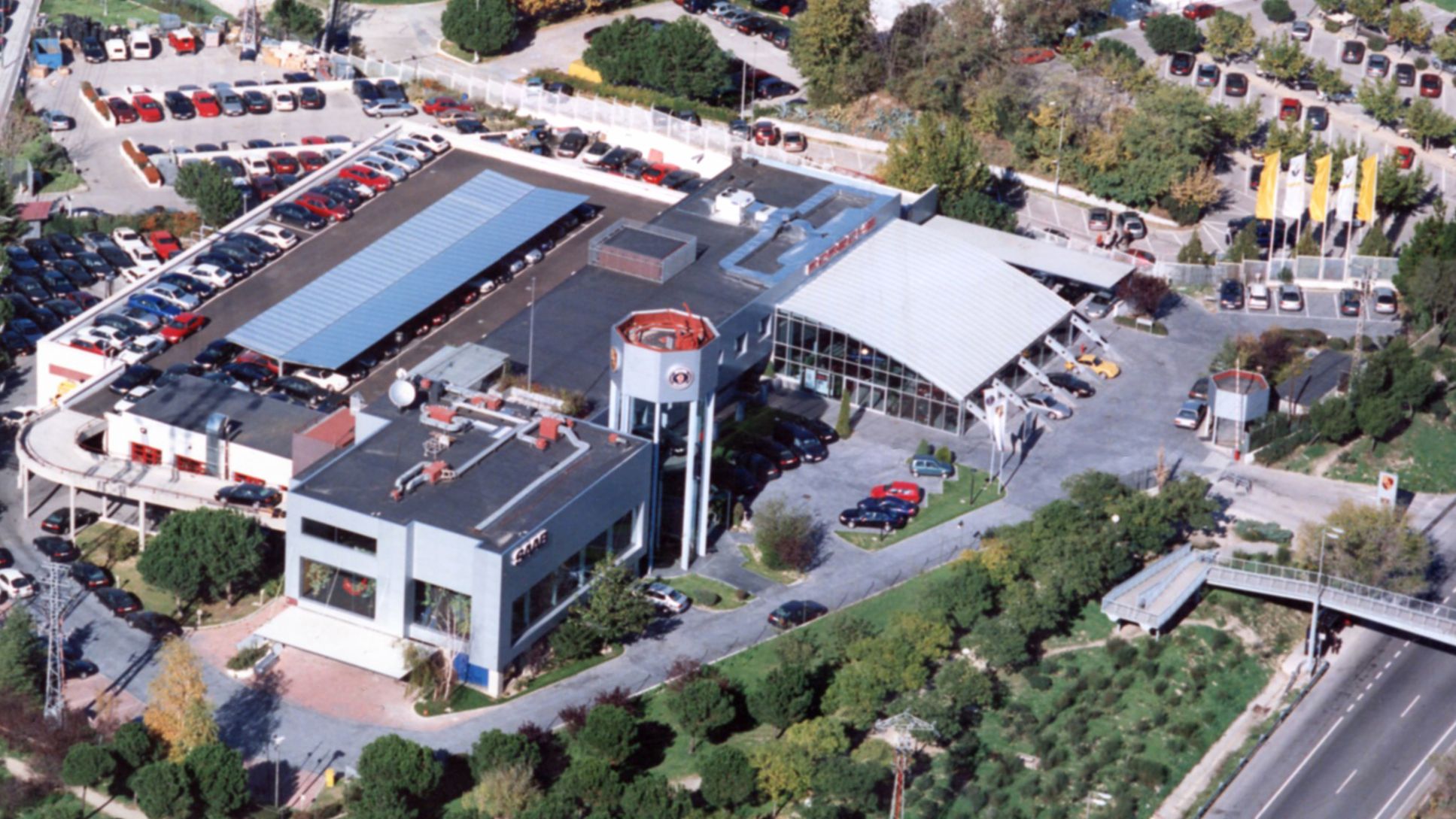 Sede de Porsche Espa&ntilde;a reformada, 40&ordm; aniversario de Porsche Ib&eacute;rica (1984-2024)