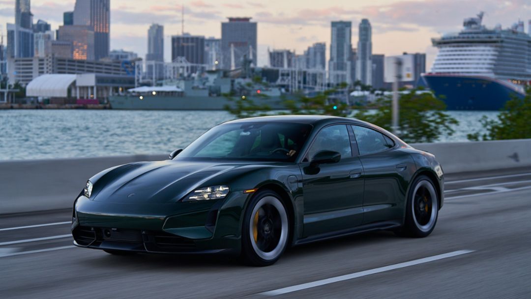 Taycan Turbo S, Miami Lifestyle Program