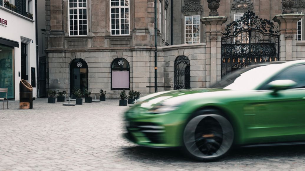 Panamera Turbo S E-Hybrid, Z&uuml;rich, 2021, Porsche Schweiz AG