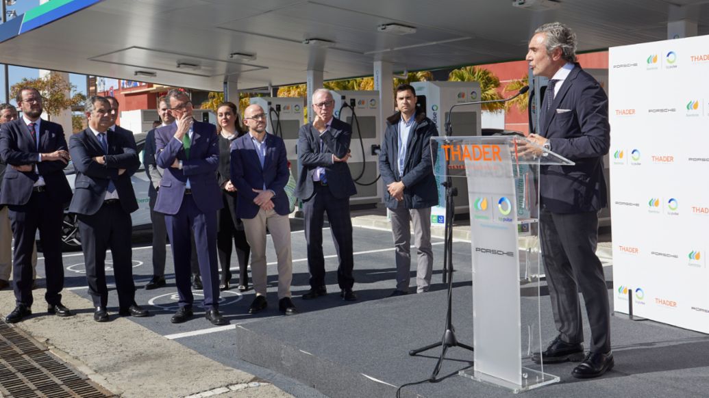Estaci&oacute;n de carga ultrarr&aacute;pida de Porsche e Iberdrola / bp pulse, Murcia, 2024, Porsche Ib&eacute;rica
