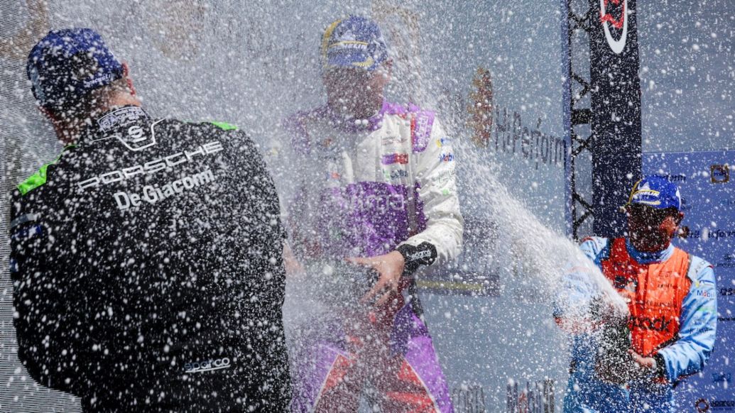 De Giacomi Brusa e Stefanelli celebrano il podio della Michelin Cup