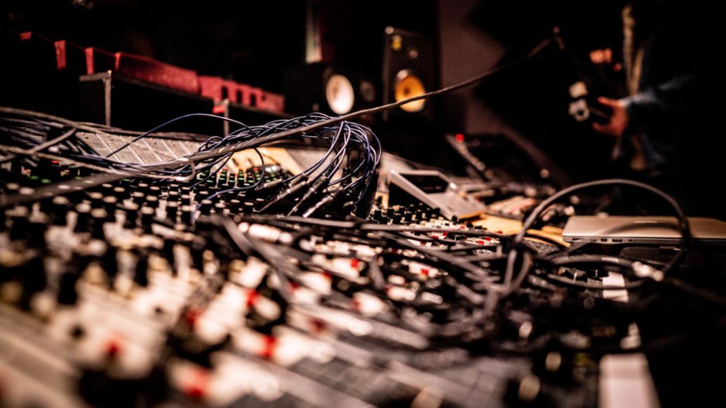 Equipment von Rapper Pete Philly, Roadtrip Back2Tape, Amsterdam, 2020, Porsche AG