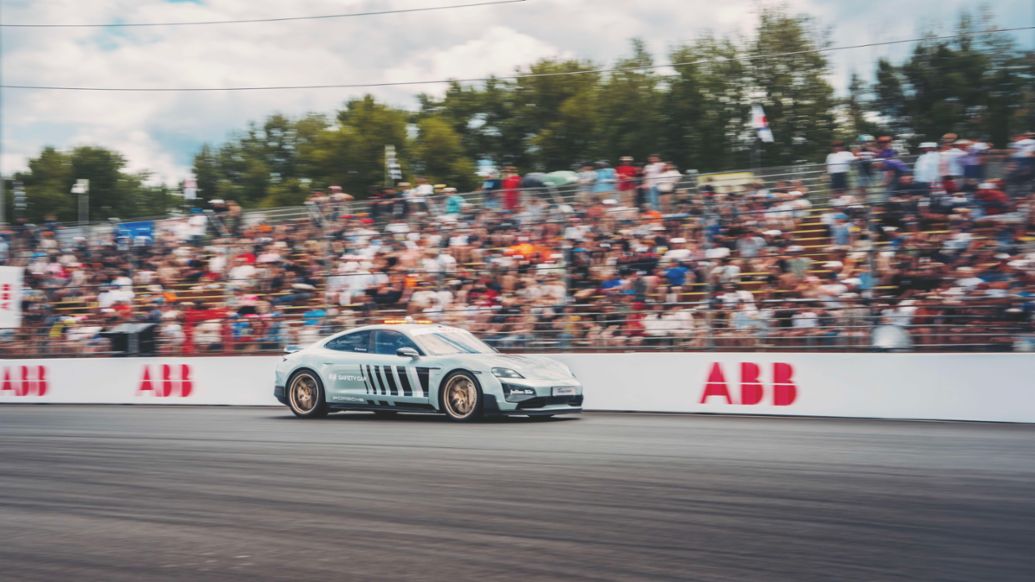 Taycan Turbo GT, coche de seguridad en F&oacute;rmula E, 2024, Porsche AG