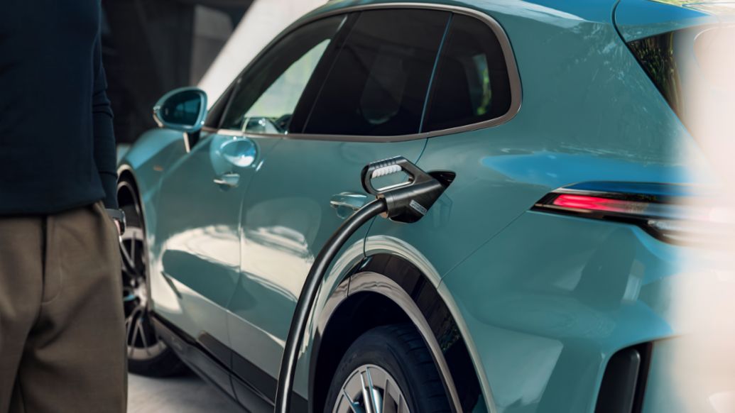 cayenne-turbo-electric-charging