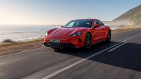 Innovazioni inedite per il nuovo Model Year di Taycan: prestazioni ancora più emozionanti, performance in pista ancora più esaltanti, esperienza di guida e di visualizzazione migliorata