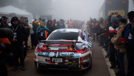 Un 911 Turbo S sorprende en Pikes Peak