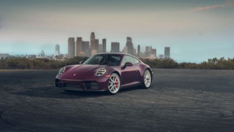 Three pedals. Six speeds. Endless smiles. The manual 911 Carrera S returns.