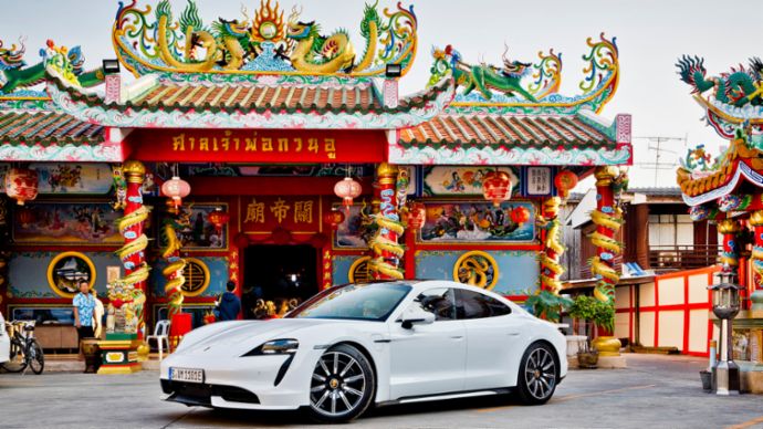 Taycan Turbo, Thailand, Curves Magazine, 2020, Porsche AG