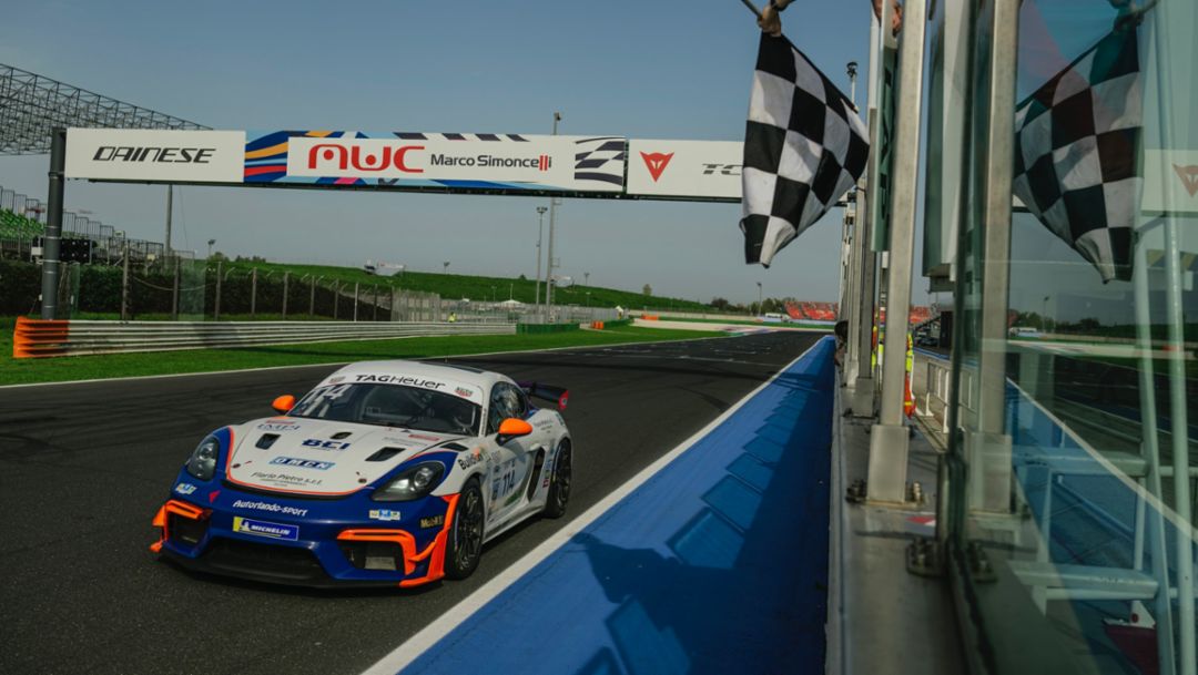 Tomás Guedes è il nuovo campione del Gruppo GT4 Clubsport