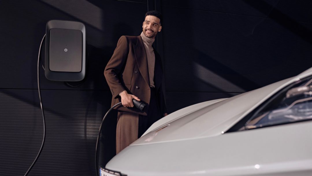 A casa e in viaggio: opzioni di ricarica in Porsche
