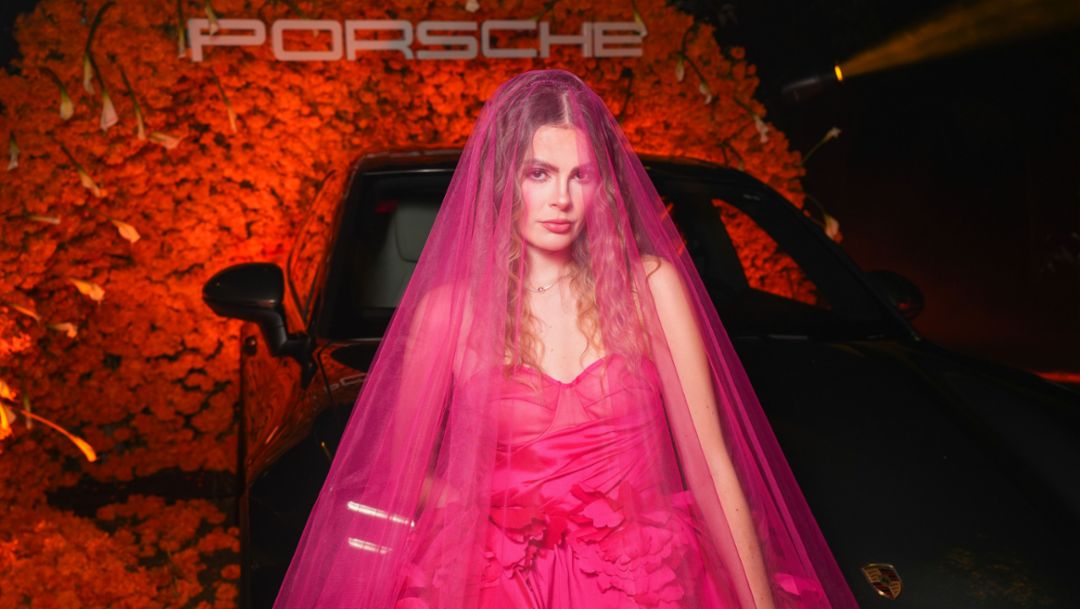 Porsche de México conmemora la tradición del Día de Muertos con Vogue