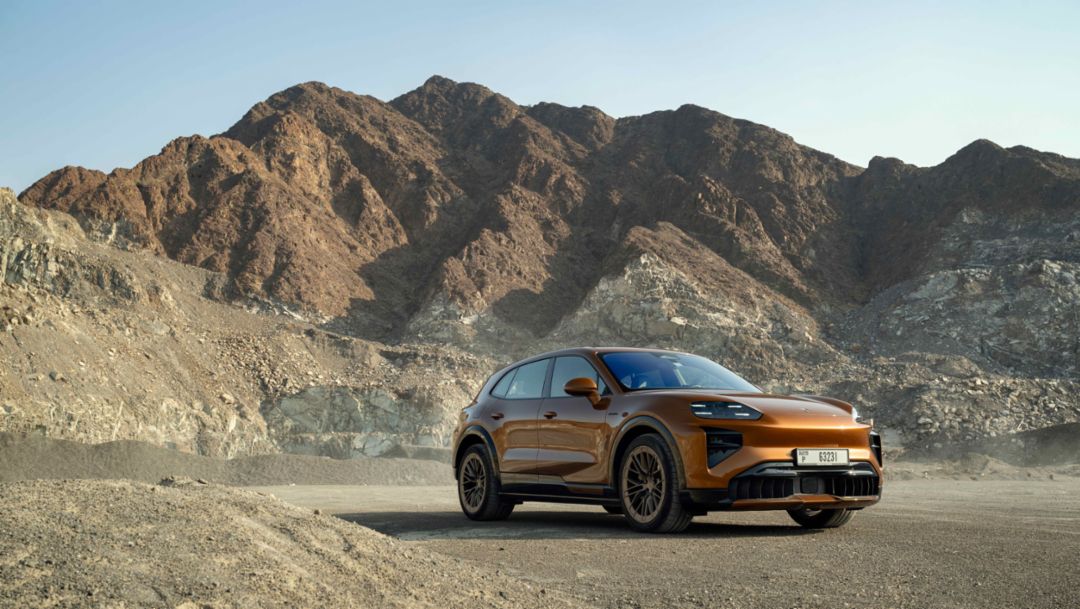 Listicle: Porsche Cayenne Turbo Electric