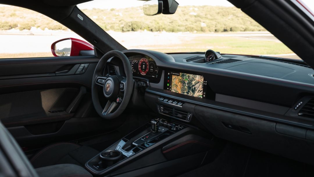 Porsche 911 Carrera 4 GTS 