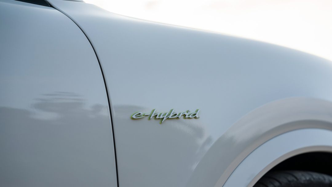 Cayenne S E-Hybrid - Carrara White Metallic