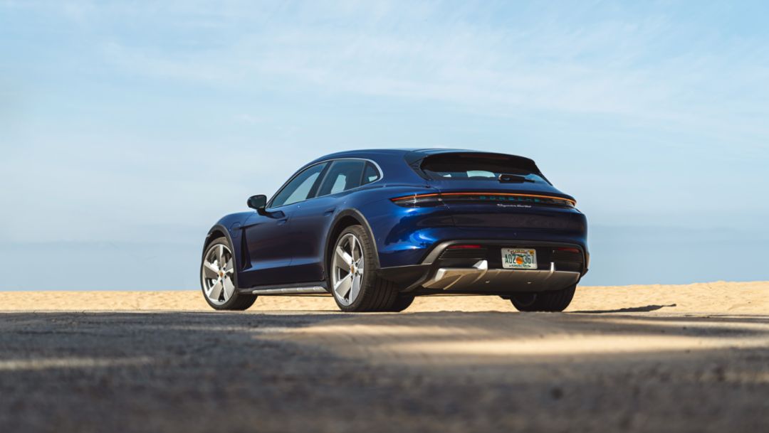 2021 Taycan Turbo Cross Turismo, Gentian Blue, 2021, PCNA