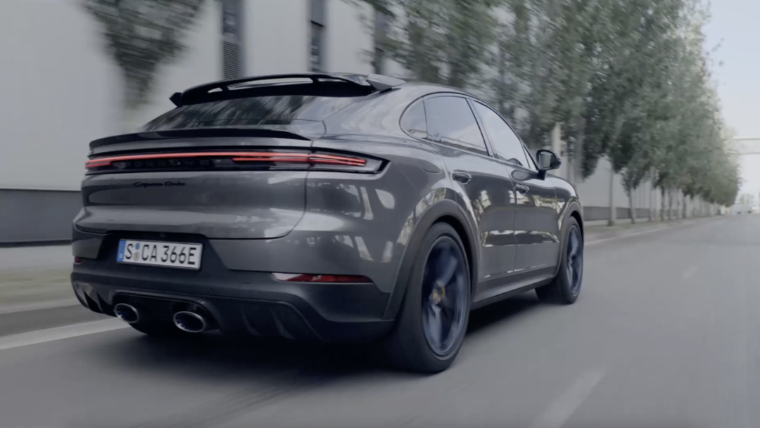 Footage: Cayenne Turbo E-Hybrid Coupé with GT package