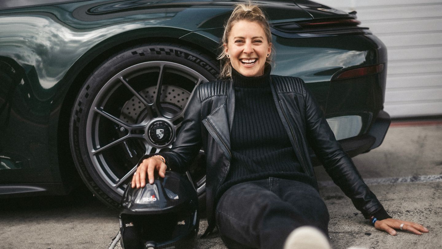 Jenna Gygi, Wingsuit-Pilotin, 2025, Porsche Schweiz AG