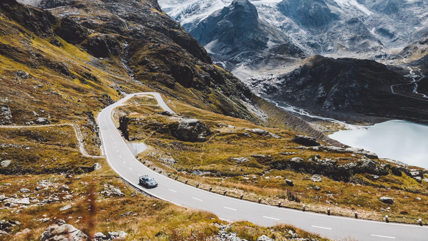 Porsche 718 Cayman GT4 RS, Susten Pass, 2026, Porsche Schweiz AG