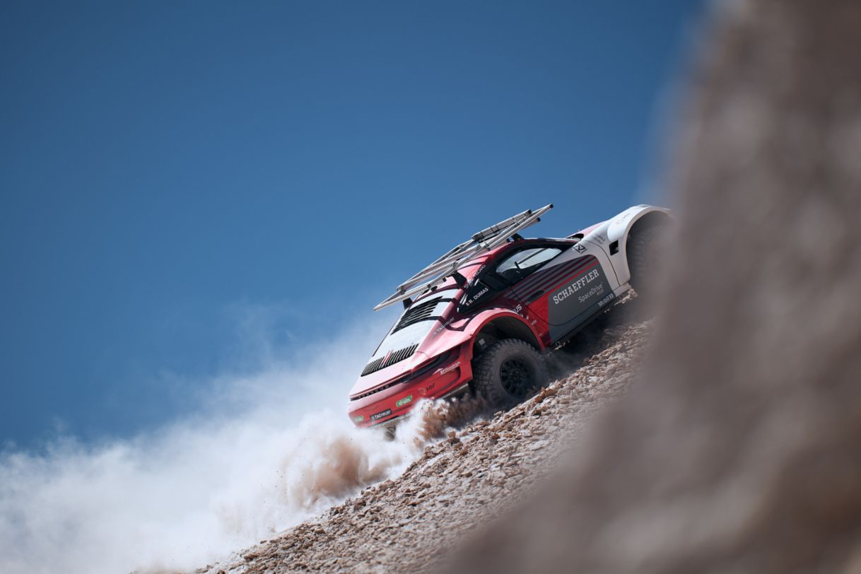 Porsche 911 achieves new altitude world record