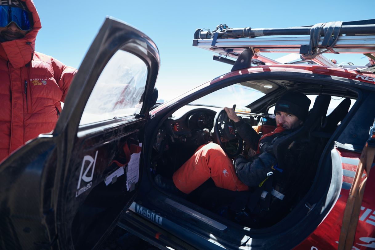 Porsche 911 achieves new altitude world record
