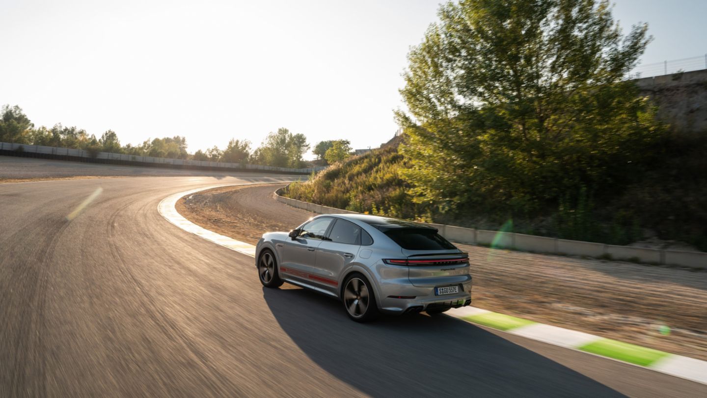 Cayenne Turbo E-Hybrid Coupé - Dolomite Silver Metallic