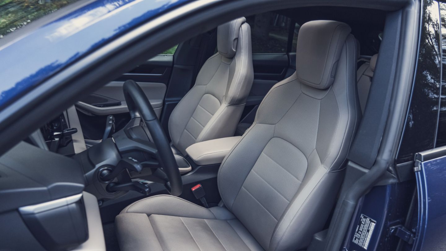 Macan, Gentian Blue, BEV, 2025, H2