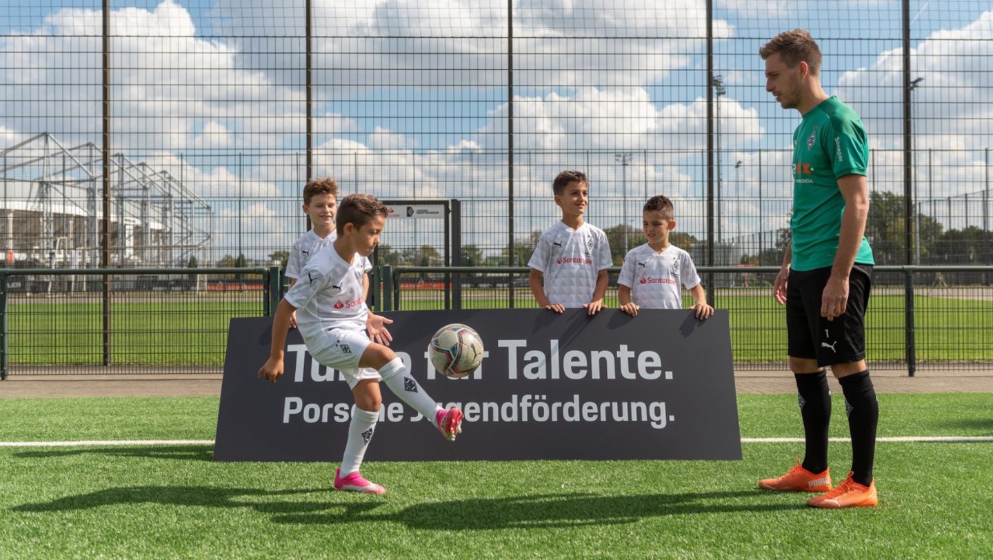 Borussia Mönchengladbach, 2021, Porsche AG