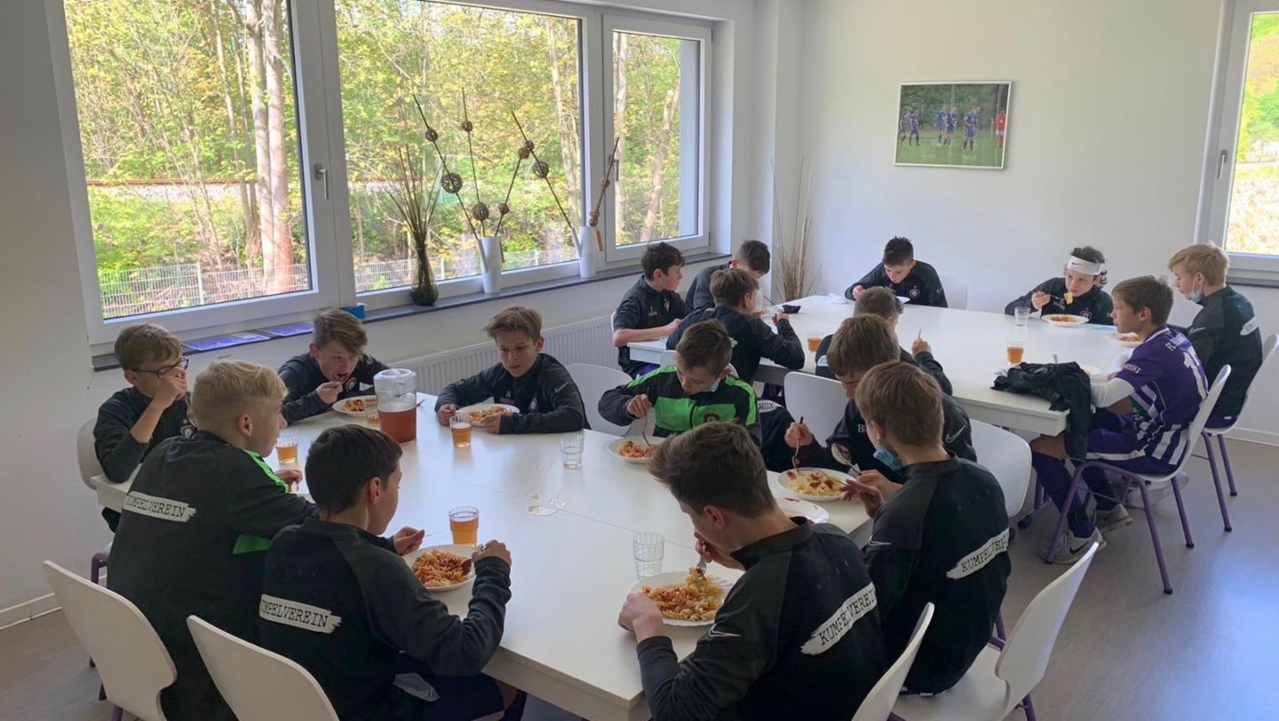 Verpflegungsraum Internat Kumpelschmiede, Erzgebirge Aue, 2021, Porsche AG