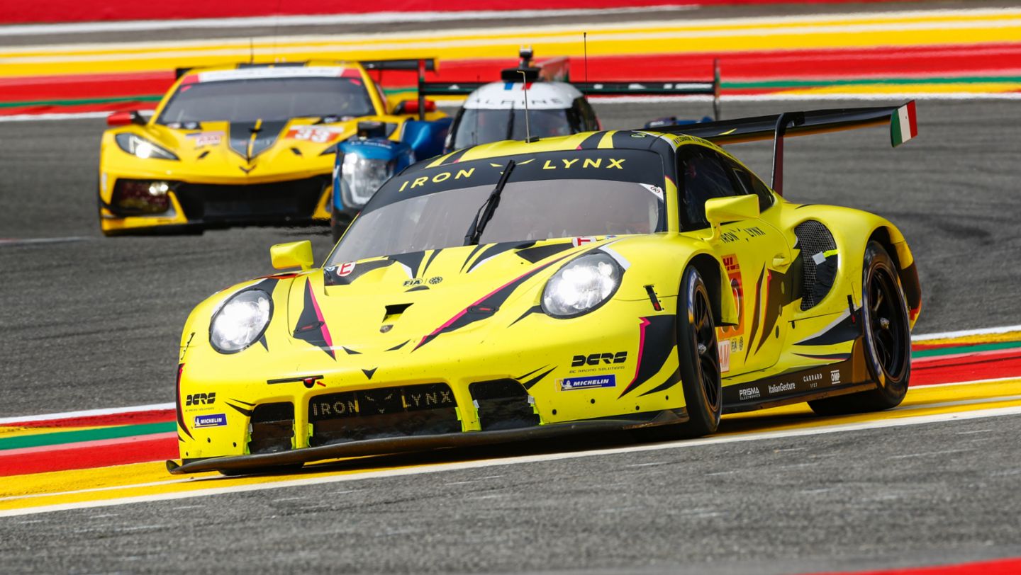 Porsche 911 RSR, Iron Lynx (#60), Claudio Schiavoni (I), Matteo Cressoni (I), Alessio Picariello (B), 2023, Porsche AG
