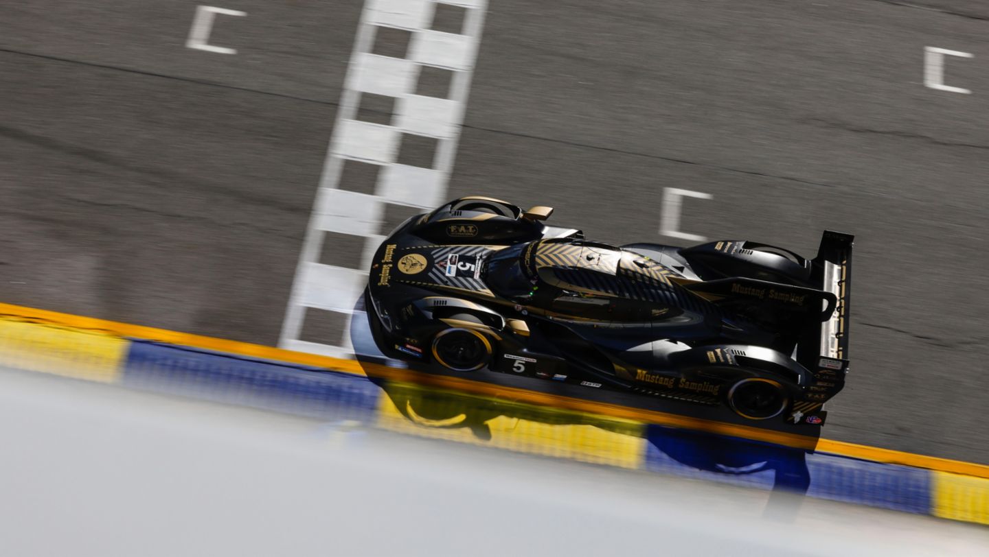Porsche 963, Proton Competition (#5), Gianmaria Bruni (I), Bent Viscaal (NL), Alessio Picariello (B), IMSA, Road Atlanta, USA, 2024, Porsche AG