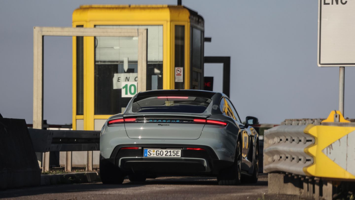 Taycan con batería Performance Plus, viaje Stuttgart - Estambul - Stuttgart, 2024, Porsche AG