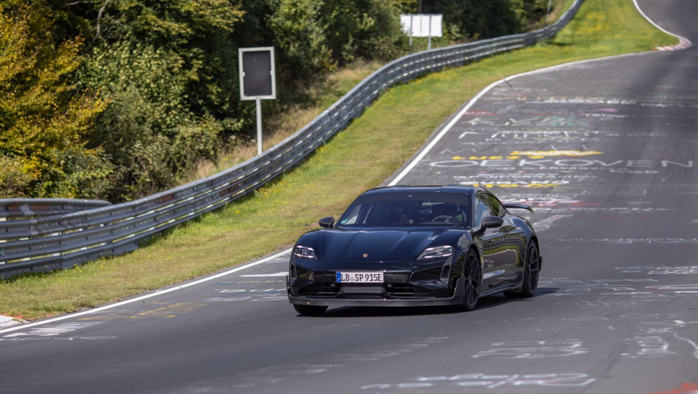 Taycan de preserie, Nürburgring Nordschleife, 2024, Porsche AG