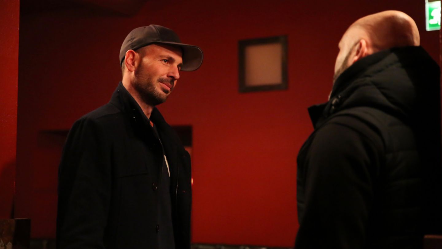 Roger, Blumentopf, Niko Hüls, Backspin, l-r, 2017, Porsche AG