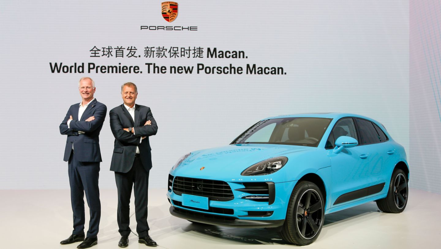 Jens Puttfarcken, President and CEO of Porsche China, Detlev von Platen, Member of the Executive Board responsible for Sales and Marketing at Porsche AG, Macan, world premiere, Shanghai, 2018, Porsche AG