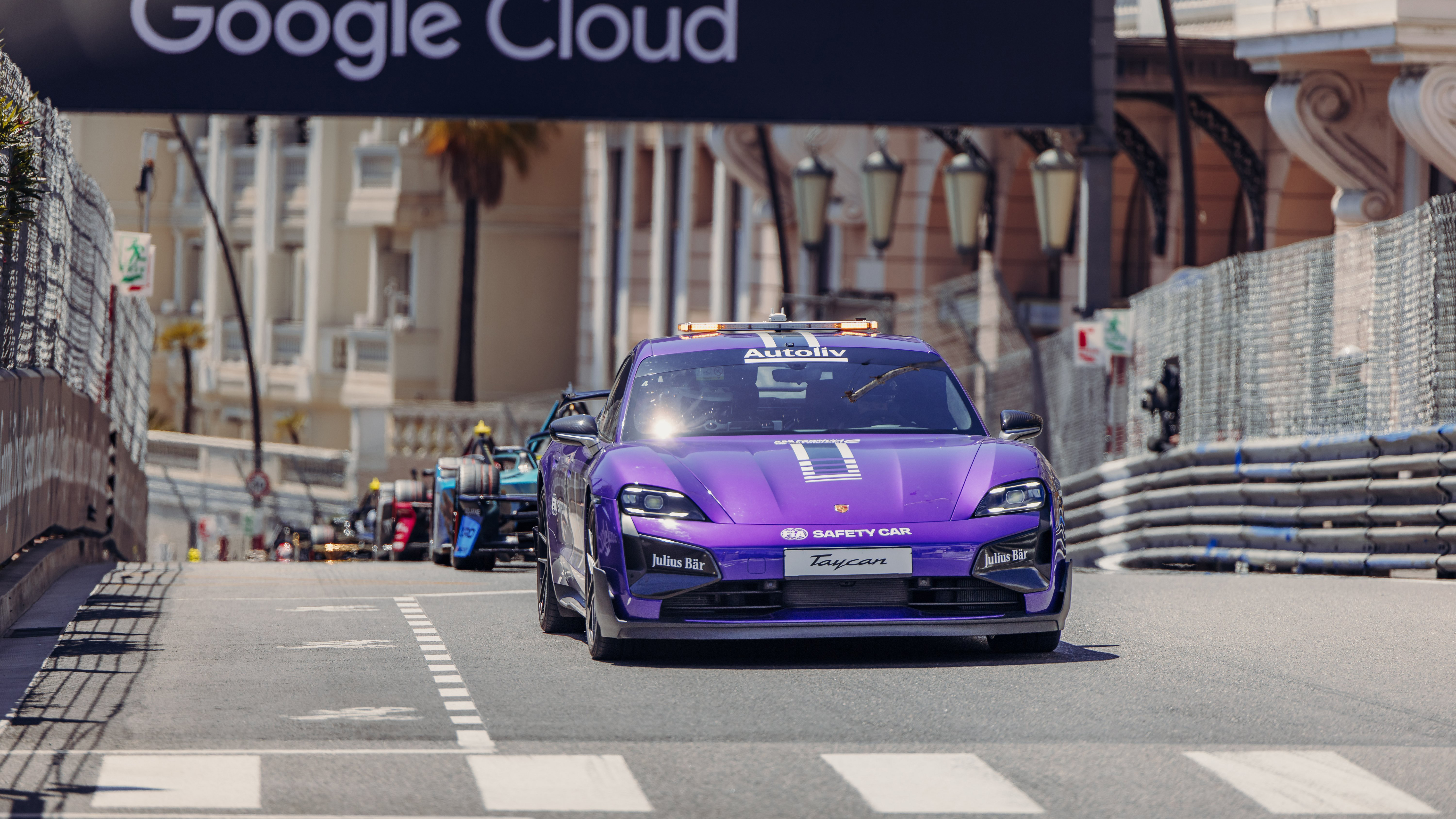 Porsche Taycan Turbo GT con paquete Weissach, coche de seguridad de la F&oacute;rmula E, E-Prix de M&oacute;naco 1, 2026, Porsche AG